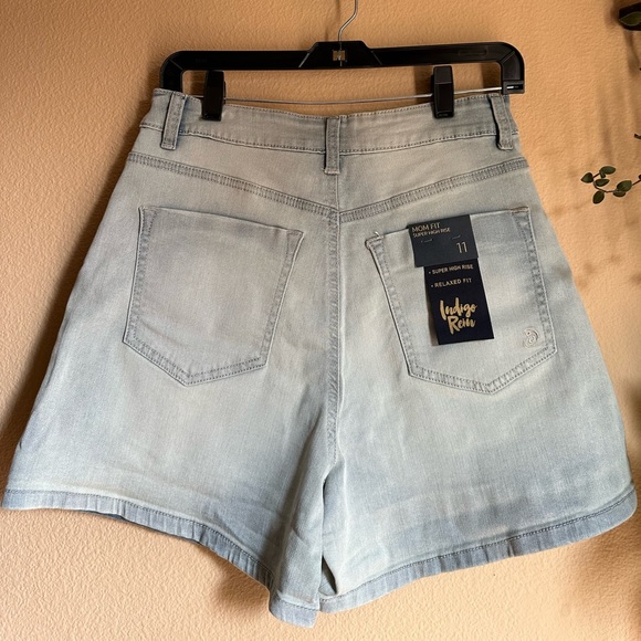 Indigo Rein Mom rise light blue jean shorts size 11 - Picture 2 of 7
